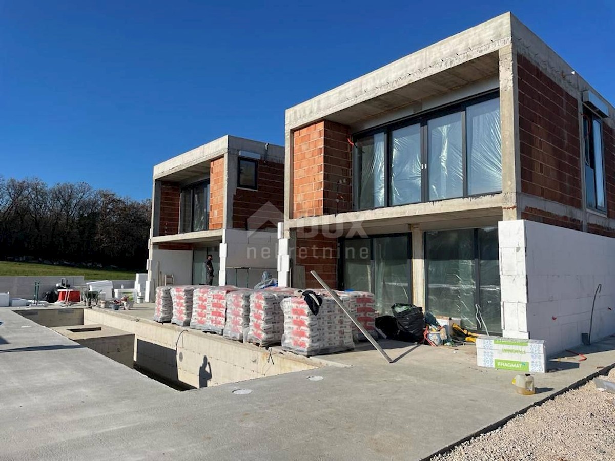 ISTRIA, POREČ - Moderno duplex in costruzione vicino alla città