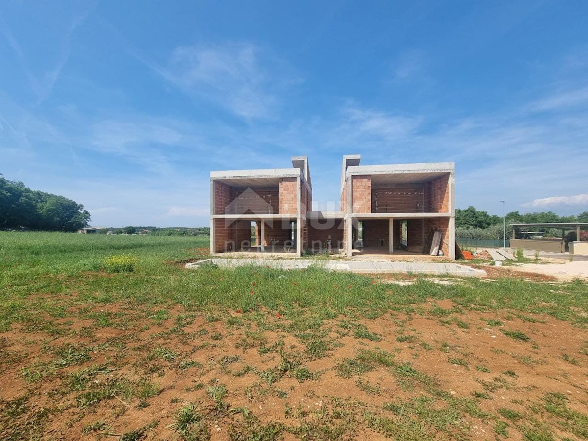 ISTRIA, POREČ - Moderno duplex in costruzione vicino alla città