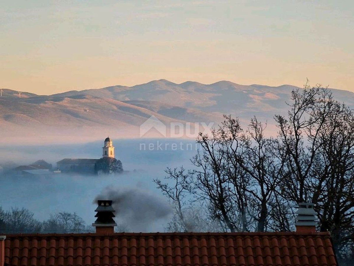 NOVI VINODOLSKI, BRIBIR - casa con tre appartamenti, vista e piscina