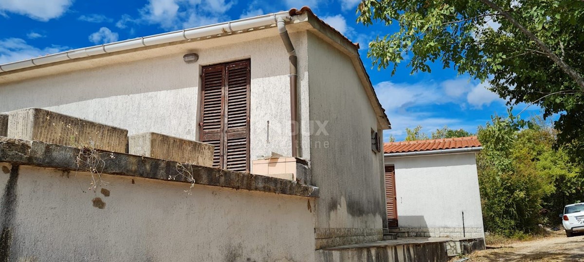 ISOLA DI KRK, KRAS - casa indipendente con giardino in posizione tranquilla