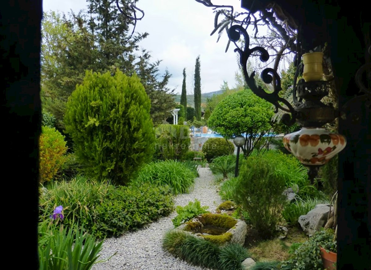 ISTRIA, ROČKO POLJE - Casa istriana ristrutturata con piscina