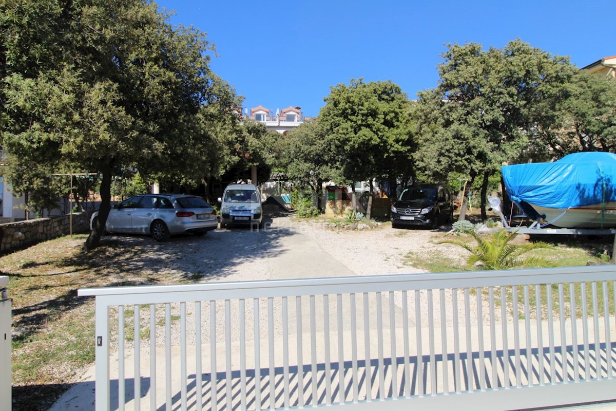 ISOLA DI PAG, MANDRE - Ampio condominio con vista sul mare