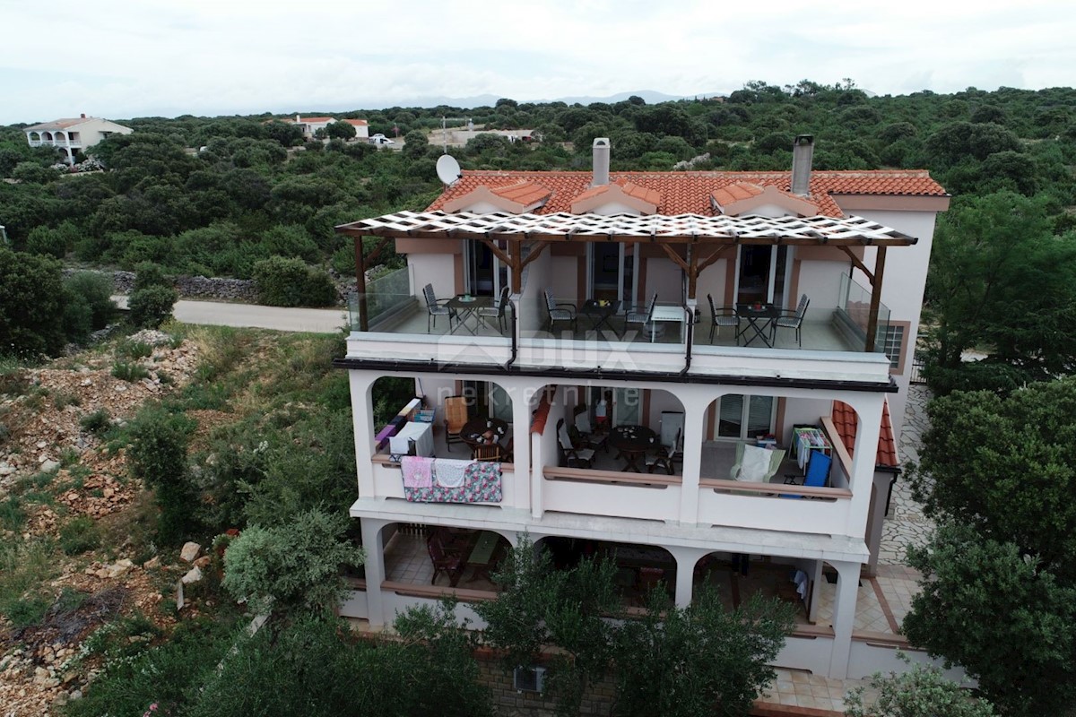 ISOLA DI PAG, MANDRE - Ampio condominio con vista sul mare