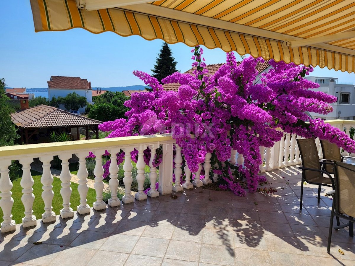 ZADAR, BIBINJE - casa vicino al mare