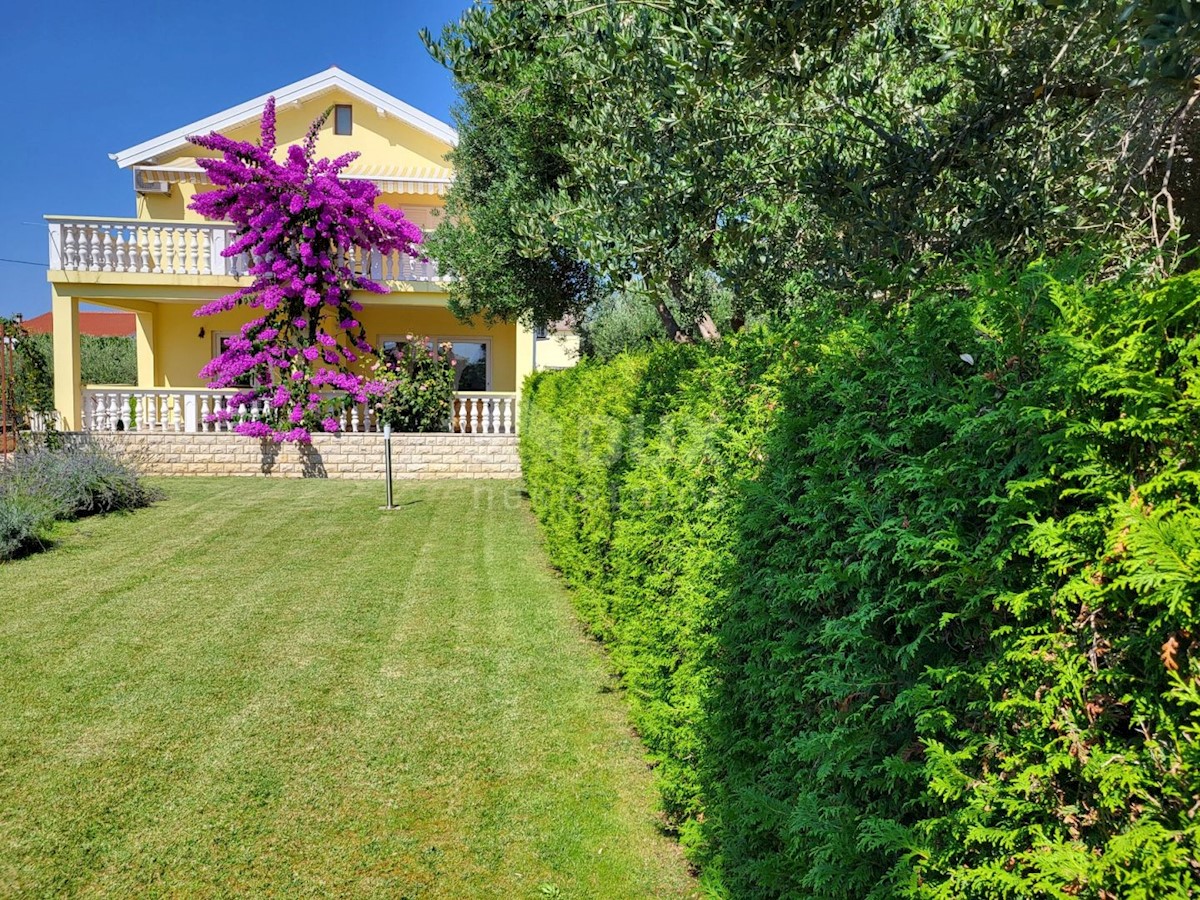 ZADAR, BIBINJE - casa vicino al mare