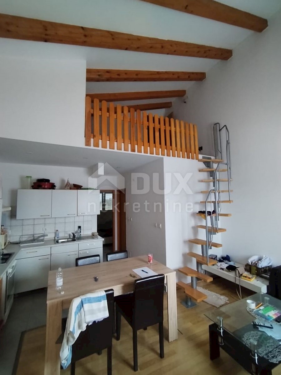 ISTRIA, ŠIŠAN - Casa con due appartamenti e garage!