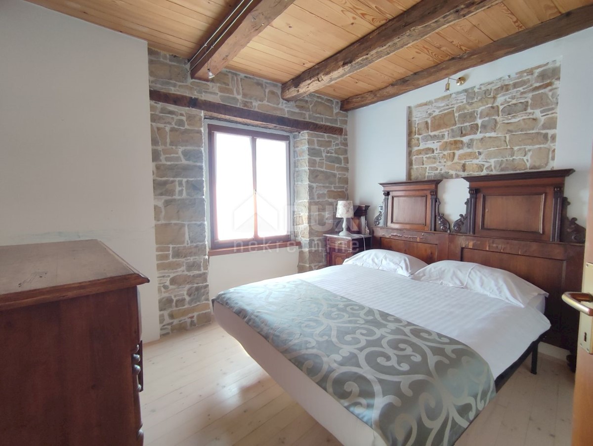 Casa Oprtalj, 167m2