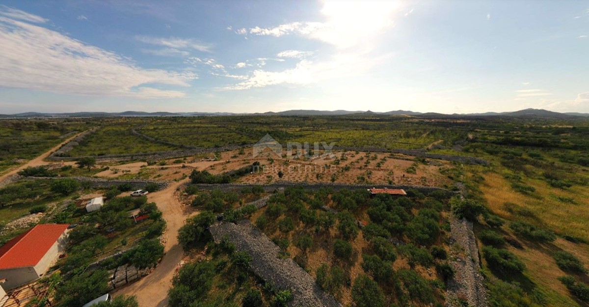 Terreno Raslina, Šibenik - Okolica, 28.748m2