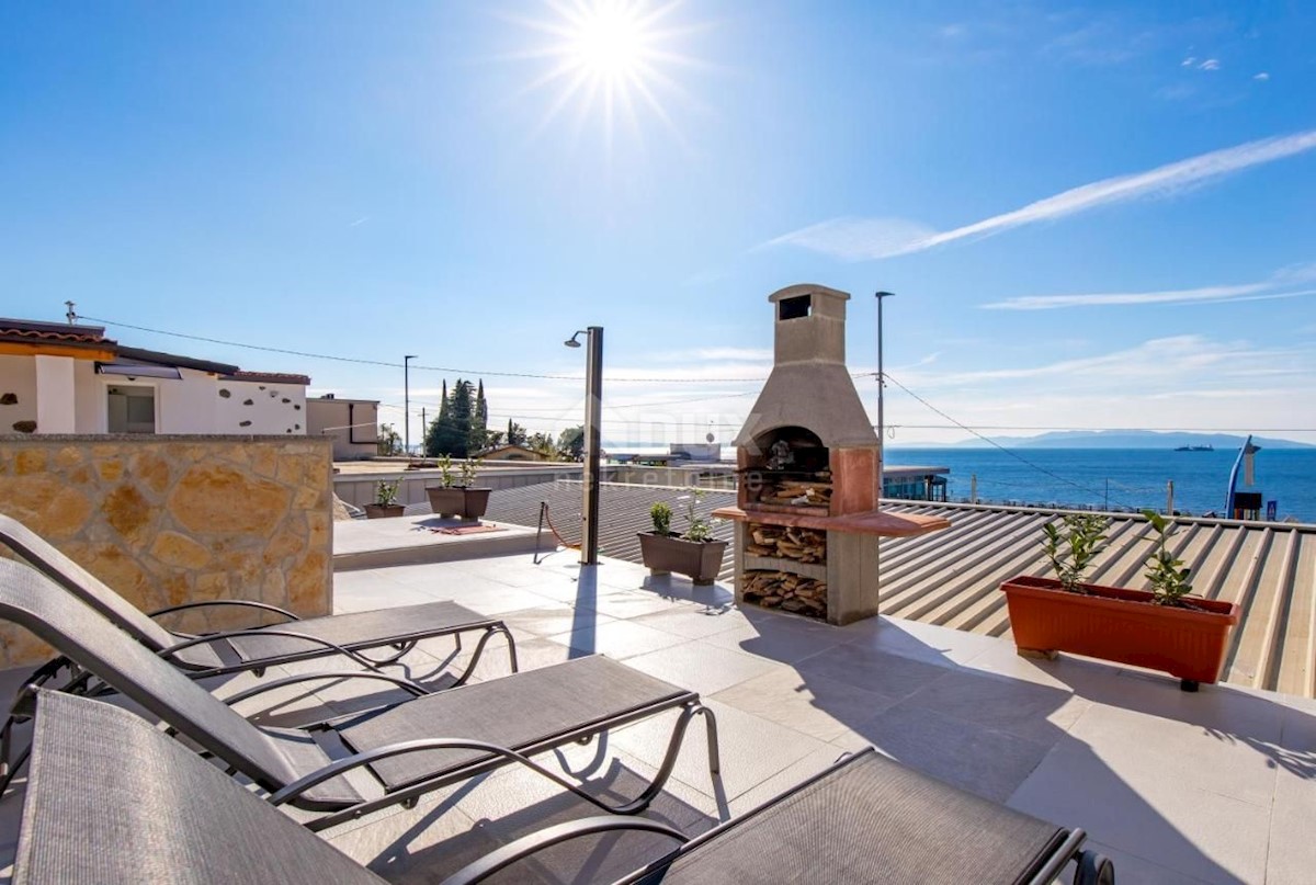 RIJEKA, KANTRIDA - casa con piscina vicino al mare