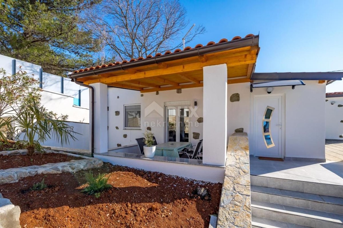 RIJEKA, KANTRIDA - casa con piscina vicino al mare
