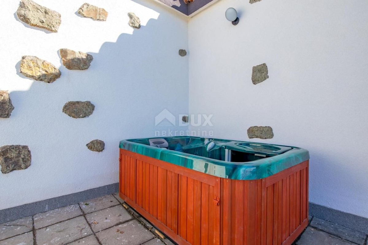 RIJEKA, KANTRIDA - casa con piscina vicino al mare
