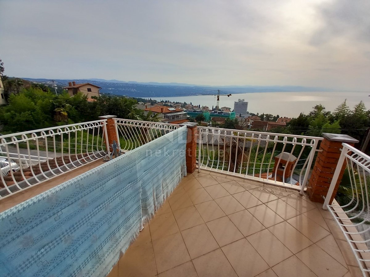 OPATIJA, CENTRO - Casa indipendente in una posizione tranquilla con una bellissima vista