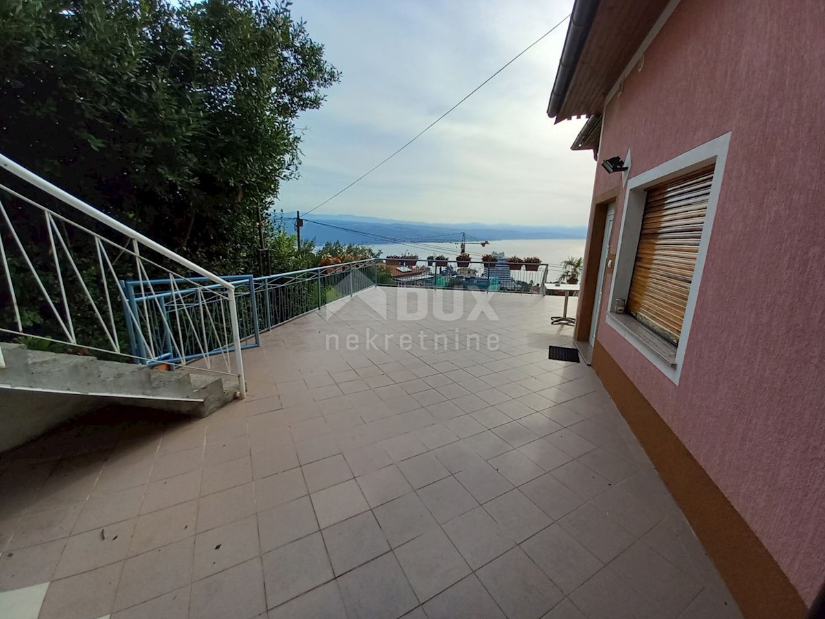 OPATIJA, CENTRO - Casa indipendente in una posizione tranquilla con una bellissima vista