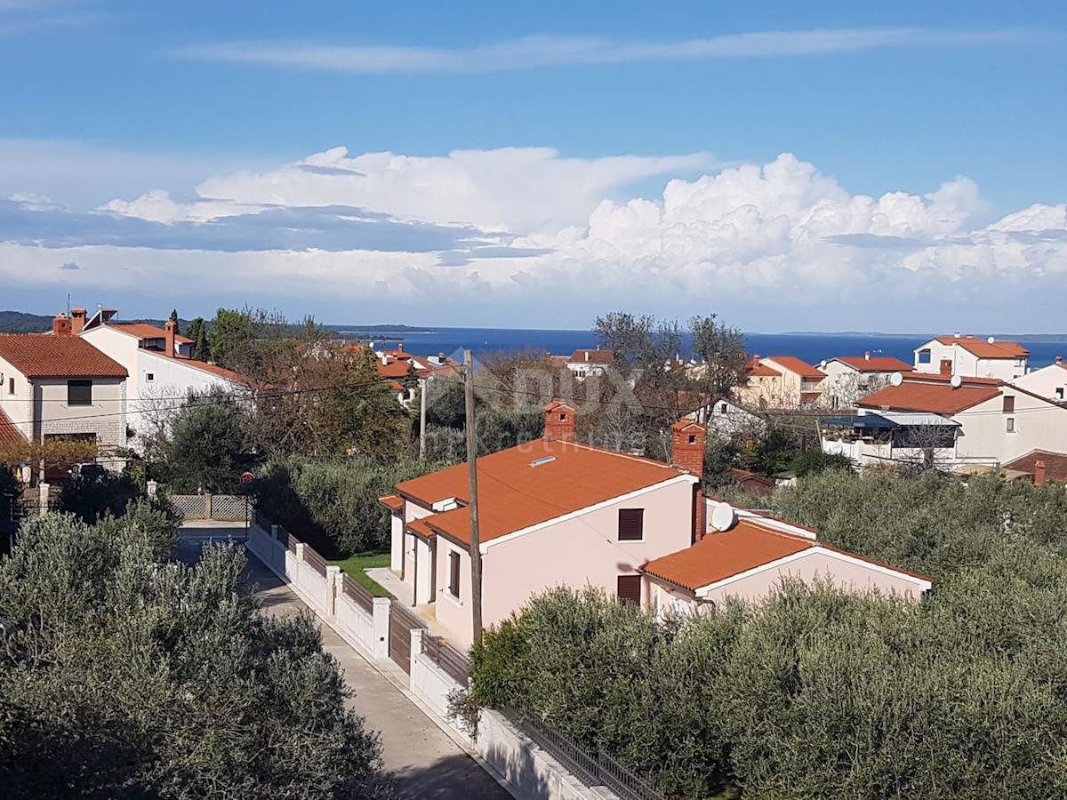 ISTRIA, ŠTINJAN - Appartamento su due piani con vista sul mare!