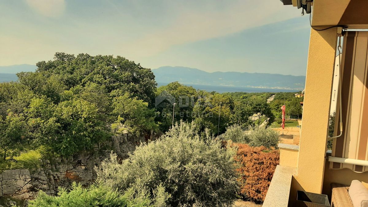 RIJEKA, KOSTRENA - Bella casa familiare con vista sul mare