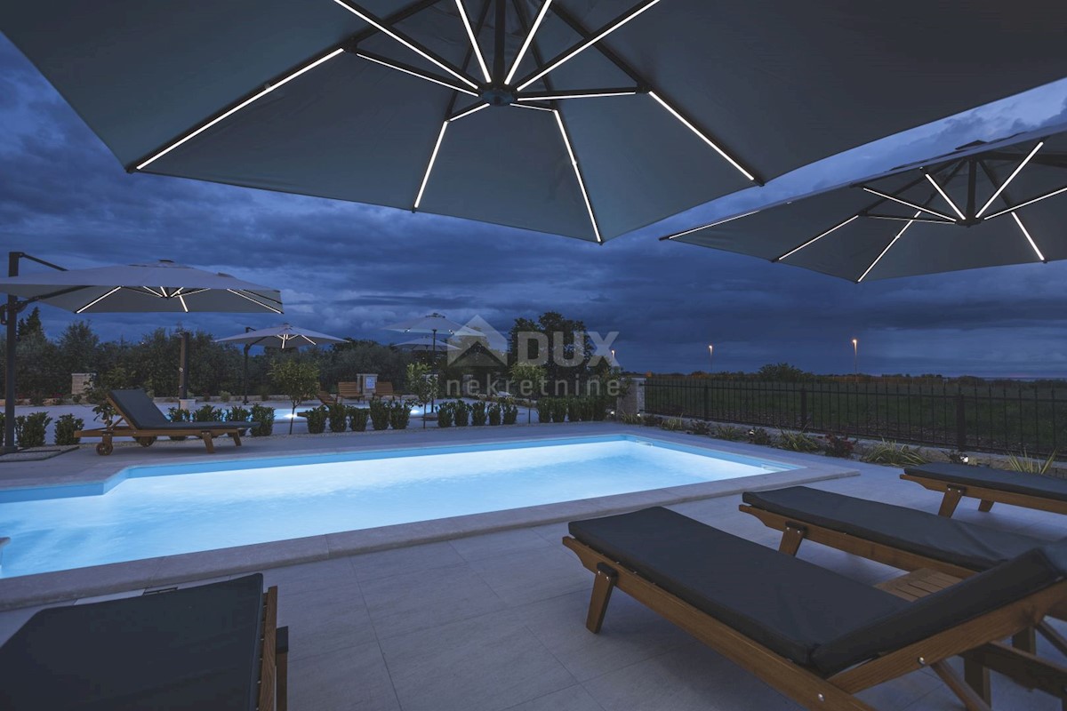 ISTRIA, UMAGO - Nuova costruzione a 300 metri dal mare