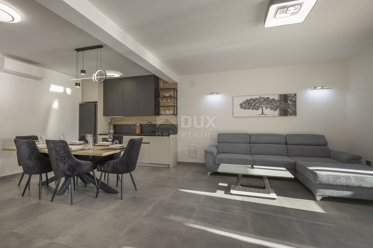 ISTRIA, UMAGO - Nuova costruzione a 300 metri dal mare