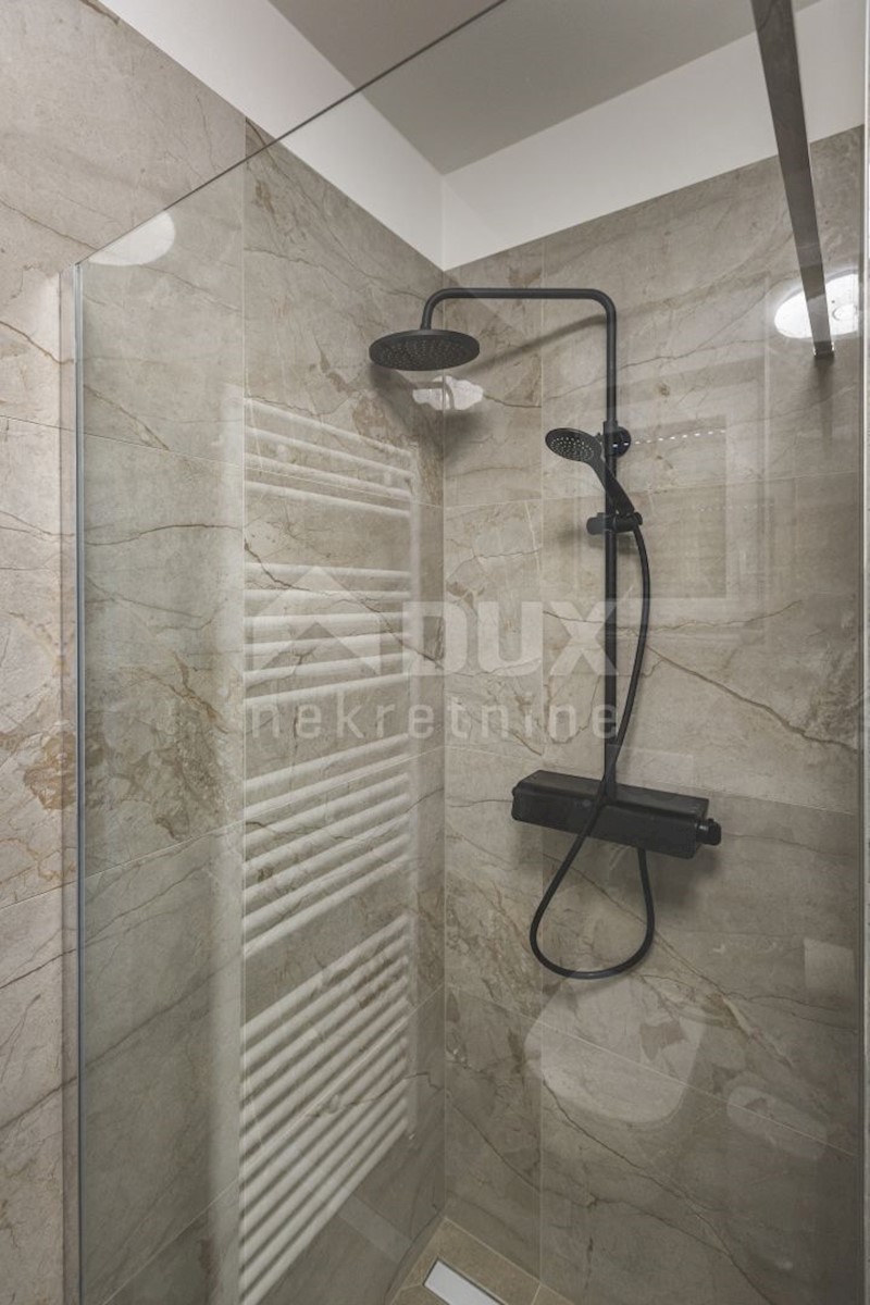 ISTRIA, UMAGO - Nuova costruzione a 300 metri dal mare