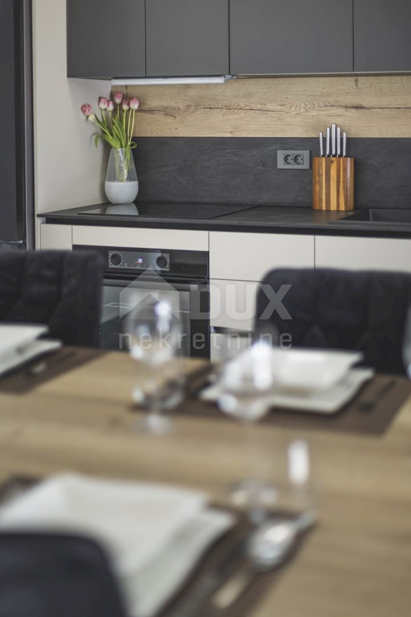 ISTRIA, UMAGO - Nuova costruzione a 300 metri dal mare