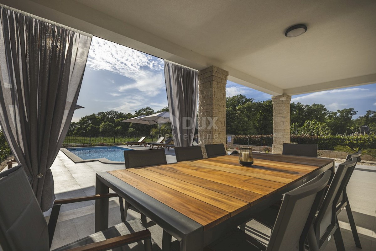 ISTRIA, UMAGO - Nuova costruzione a 300 metri dal mare