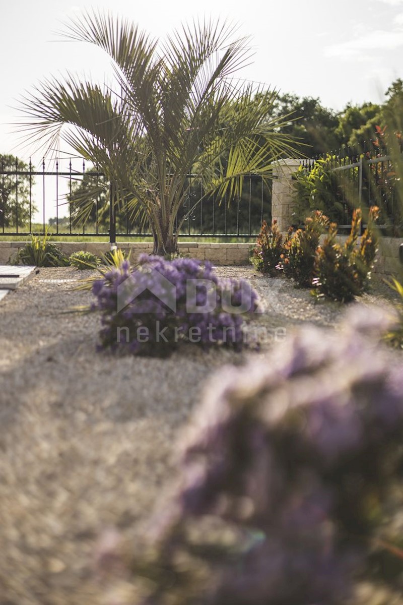 ISTRIA, UMAGO - Nuova costruzione a 300 metri dal mare