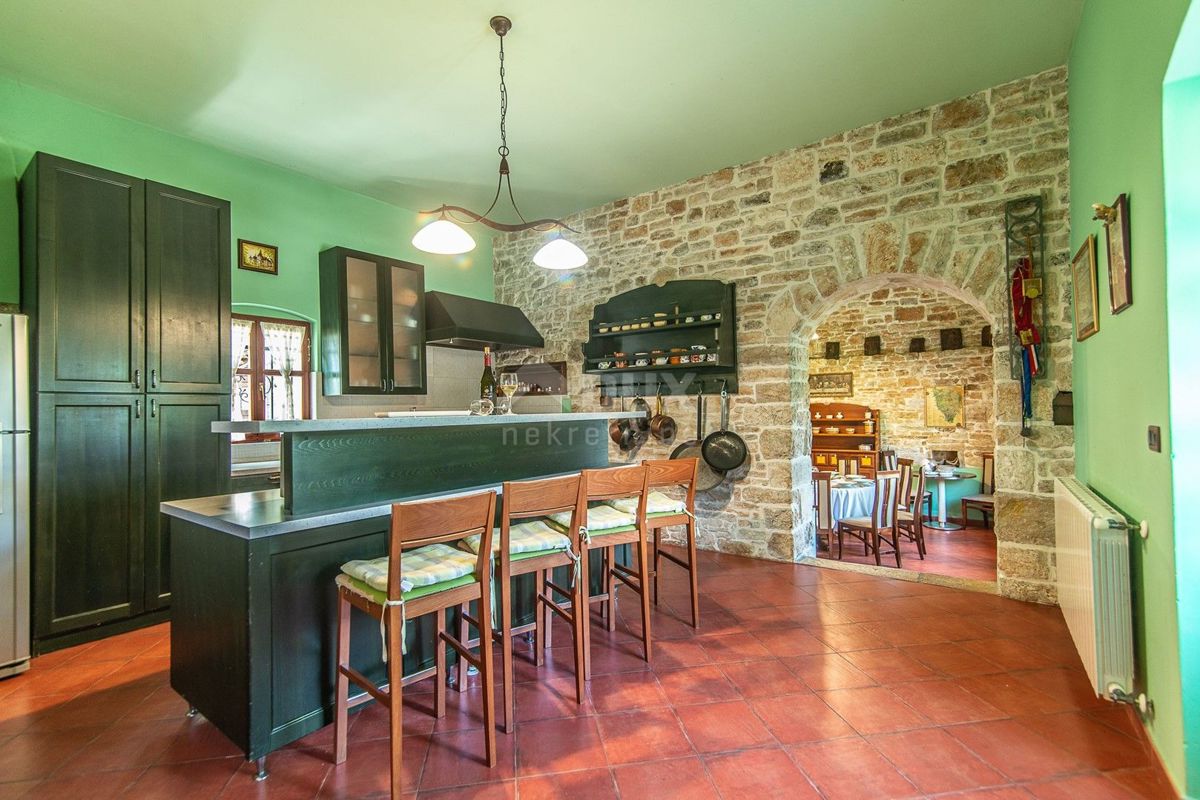 ISTRIA, ŽMINJ - Villa in pietra nel magico centro dell'Istria