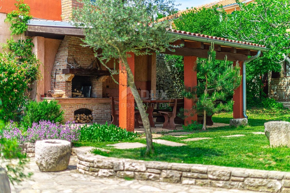 ISTRIA, ŽMINJ - Villa in pietra nel magico centro dell'Istria