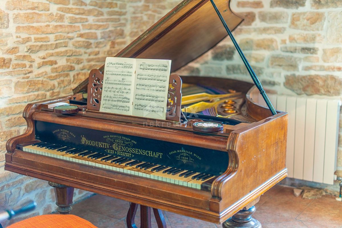 ISTRIA, ŽMINJ - Villa in pietra nel magico centro dell'Istria