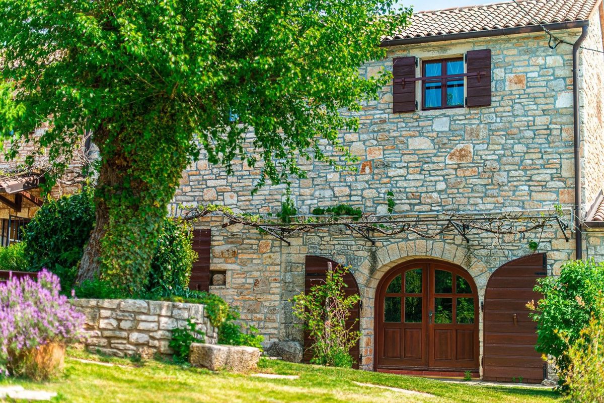 ISTRIA, ŽMINJ - Villa in pietra nel magico centro dell'Istria