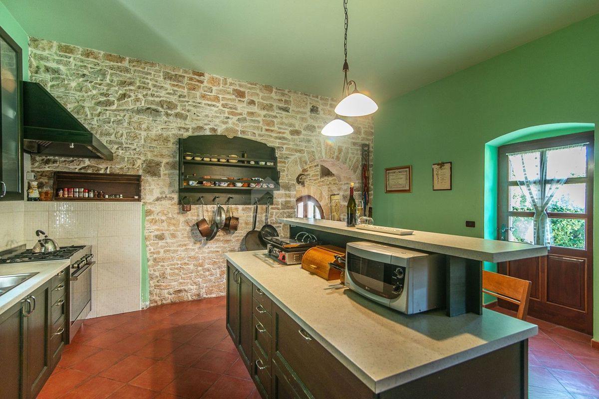 ISTRIA, ŽMINJ - Villa in pietra nel magico centro dell'Istria