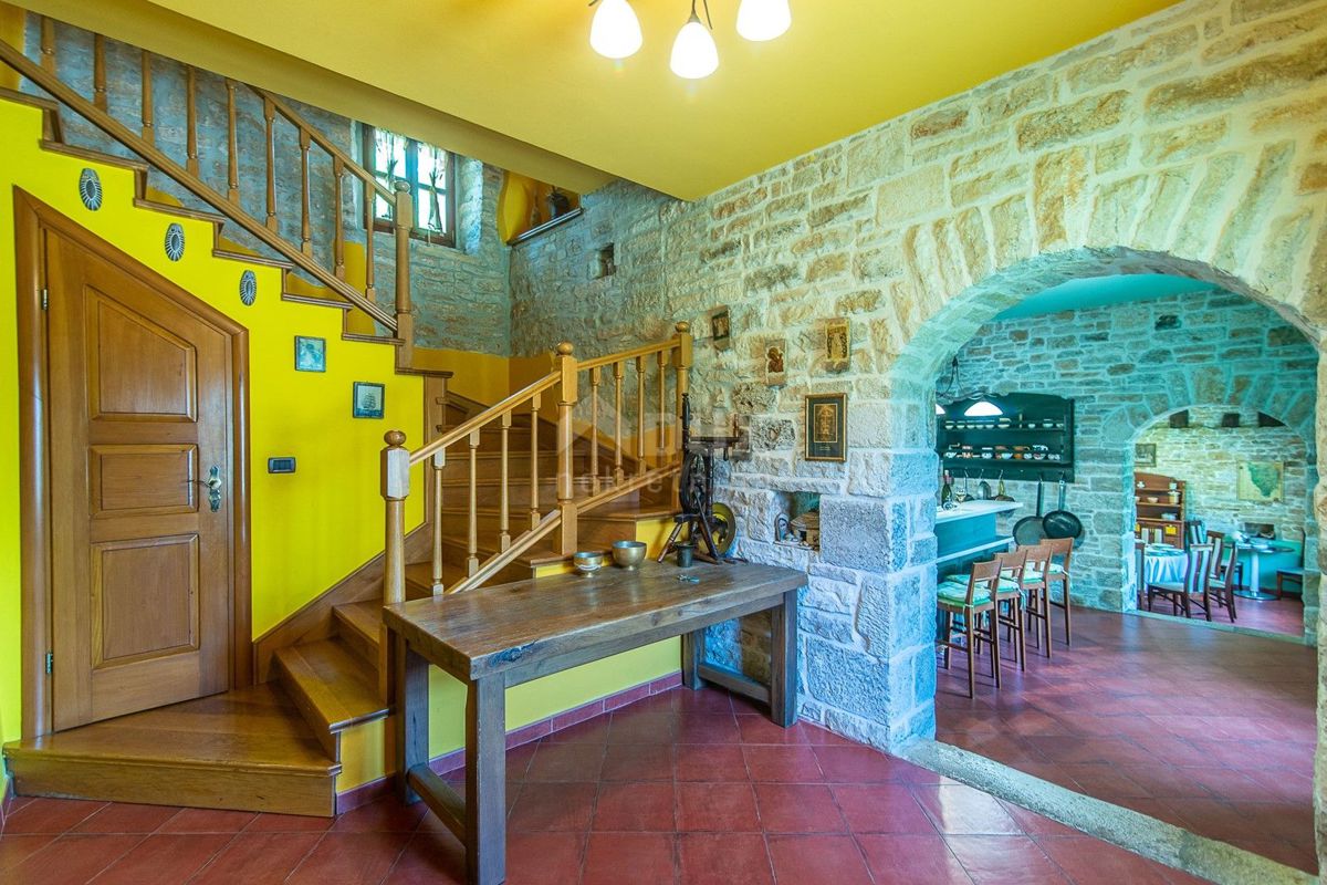 ISTRIA, ŽMINJ - Villa in pietra nel magico centro dell'Istria