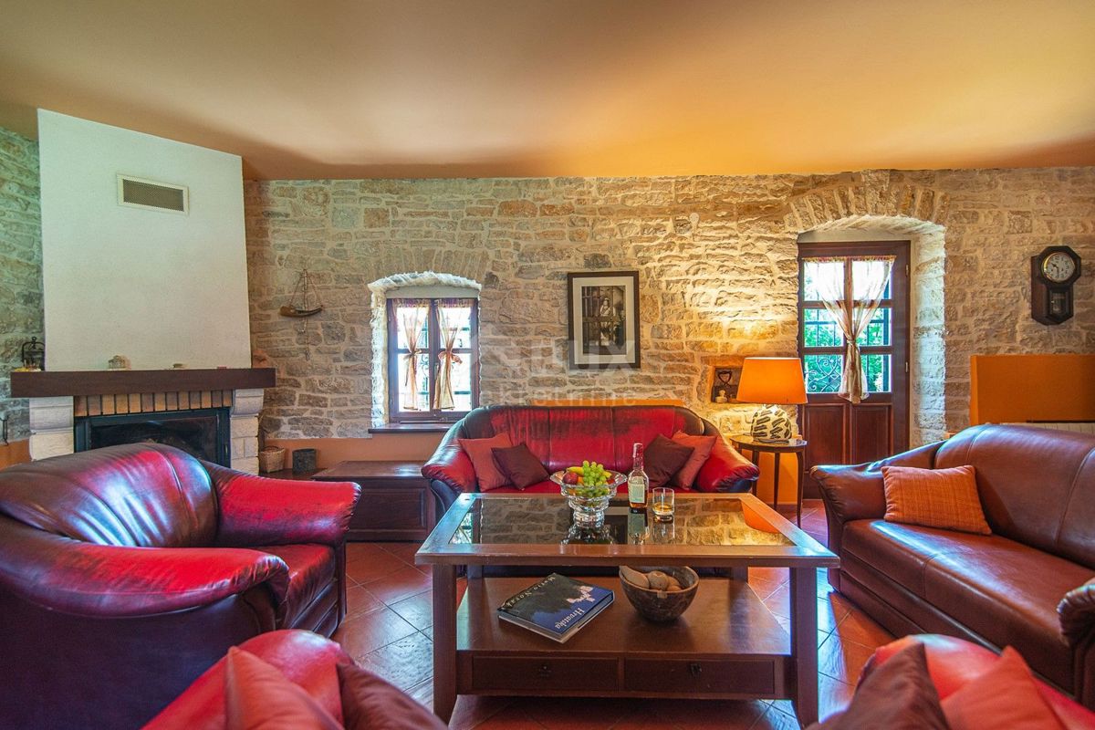 ISTRIA, ŽMINJ - Villa in pietra nel magico centro dell'Istria