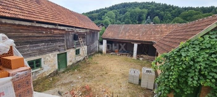 OTOČAC, BRINJE - Casa in fase Roh-Bau con 42.800 m2 di giardino