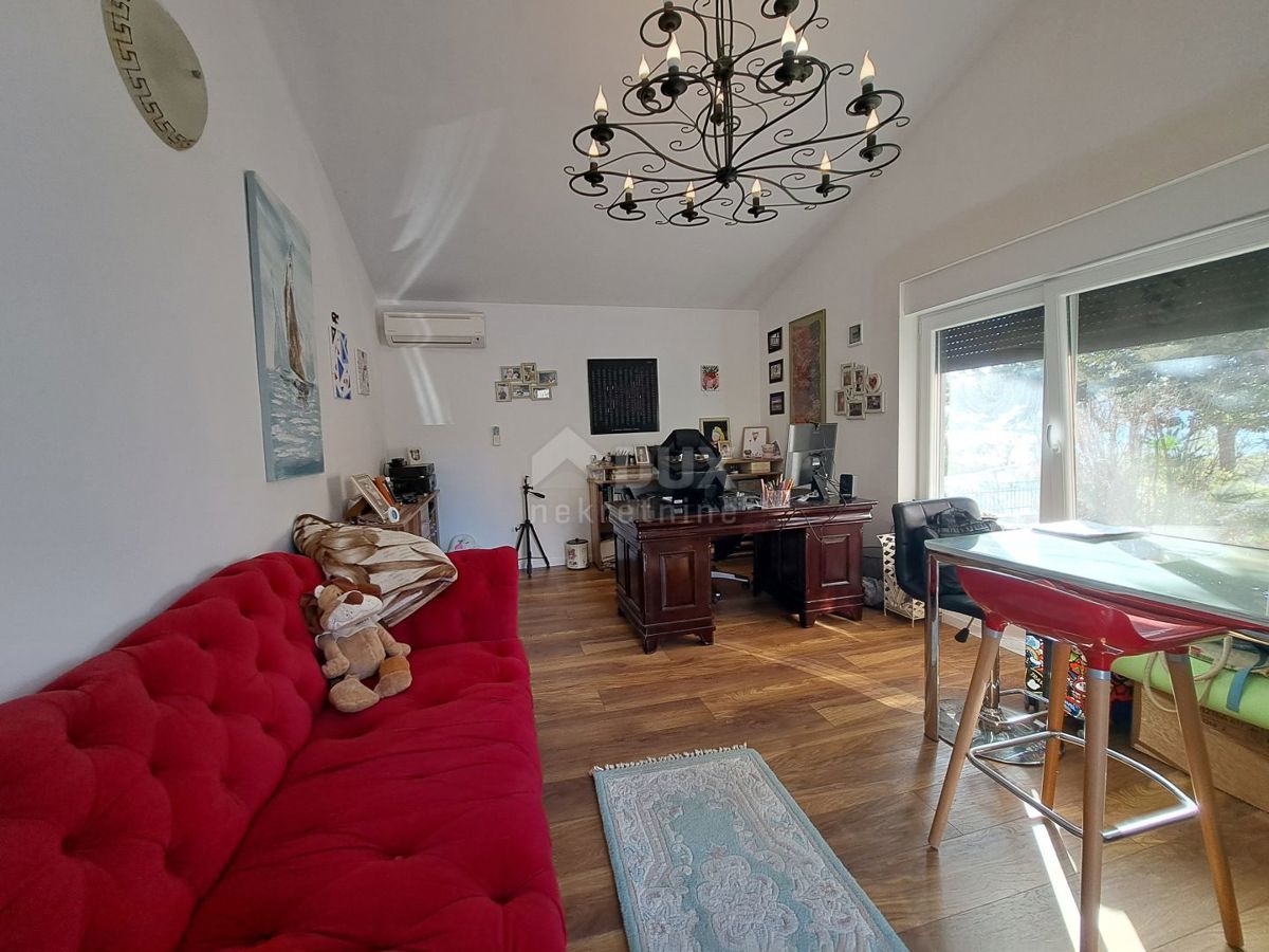 OPATIJA, KASTAV - Villa/casa, 260 m2 con vista e 1400 m2 di giardino