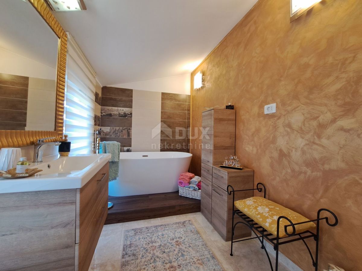 OPATIJA, KASTAV - Villa/casa, 260 m2 con vista e 1400 m2 di giardino