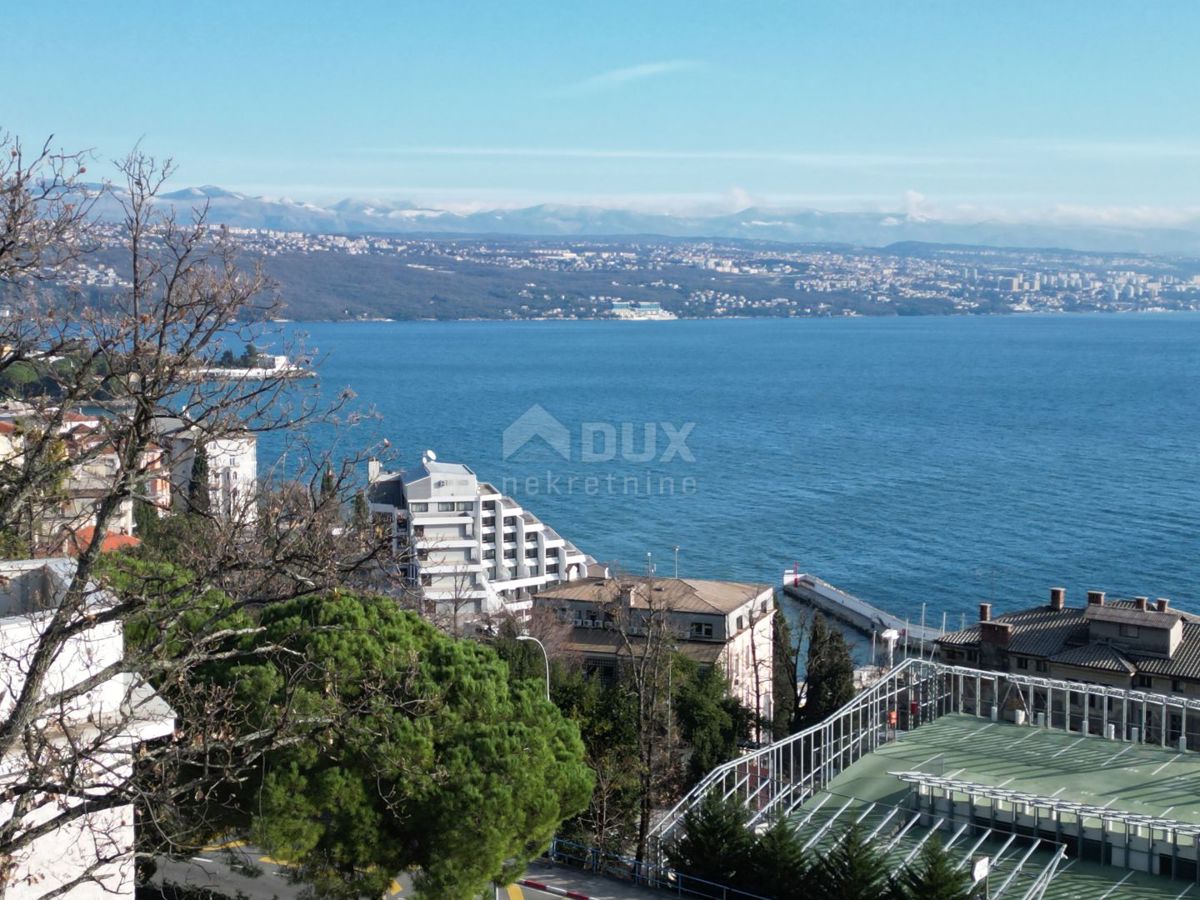 OPATIJA - appartamento 102m2 DB+3S con vista panoramica sul mare + giardino