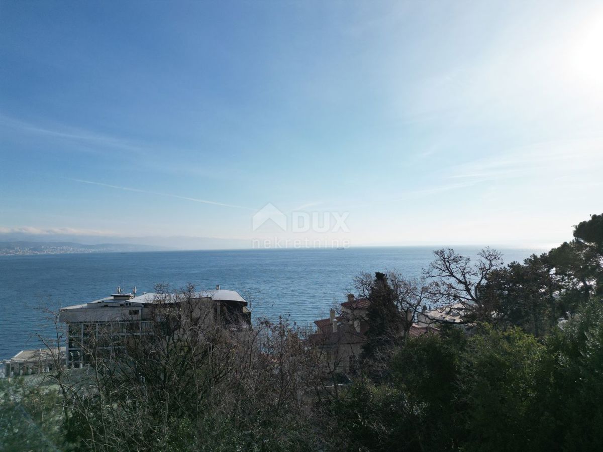 OPATIJA - appartamento 102m2 DB+3S con vista panoramica sul mare + giardino