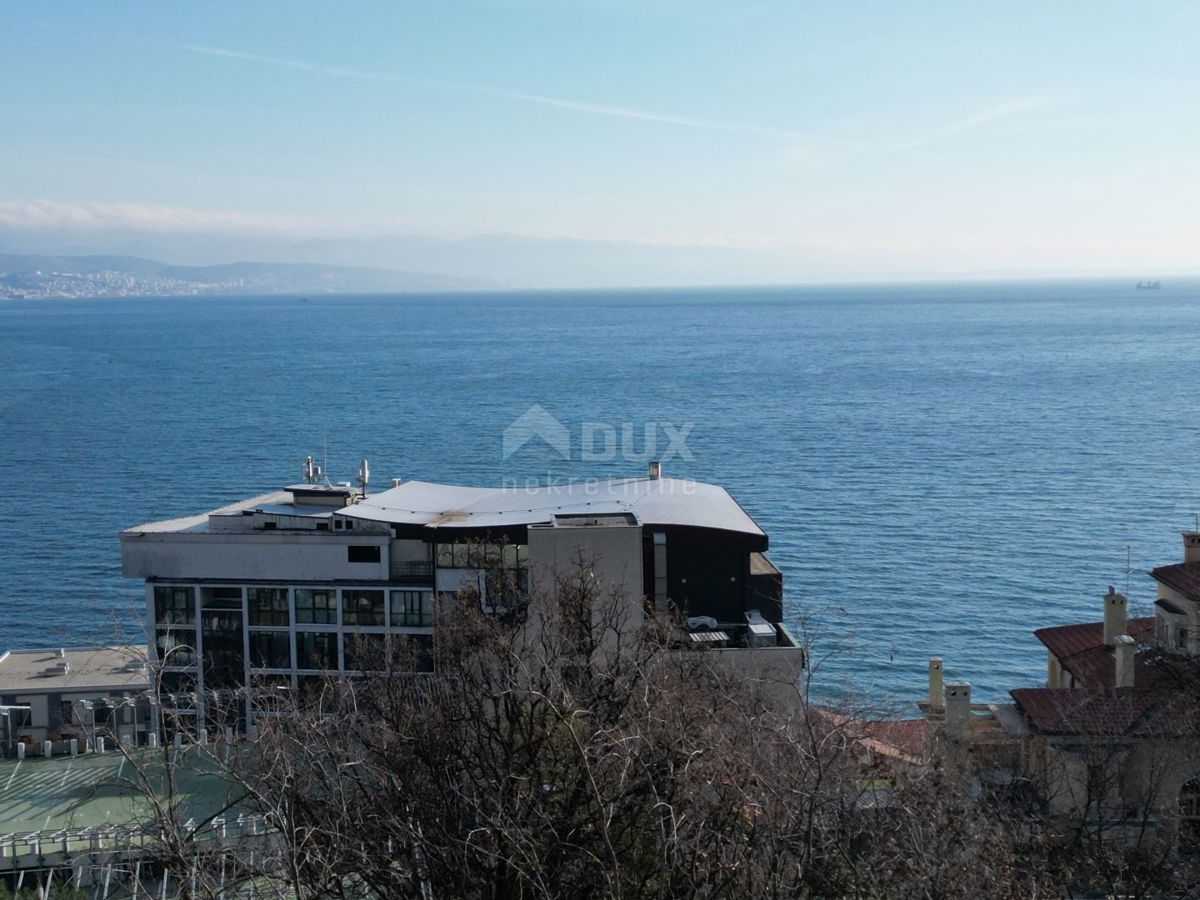 OPATIJA - appartamento 102m2 DB+3S con vista panoramica sul mare + giardino