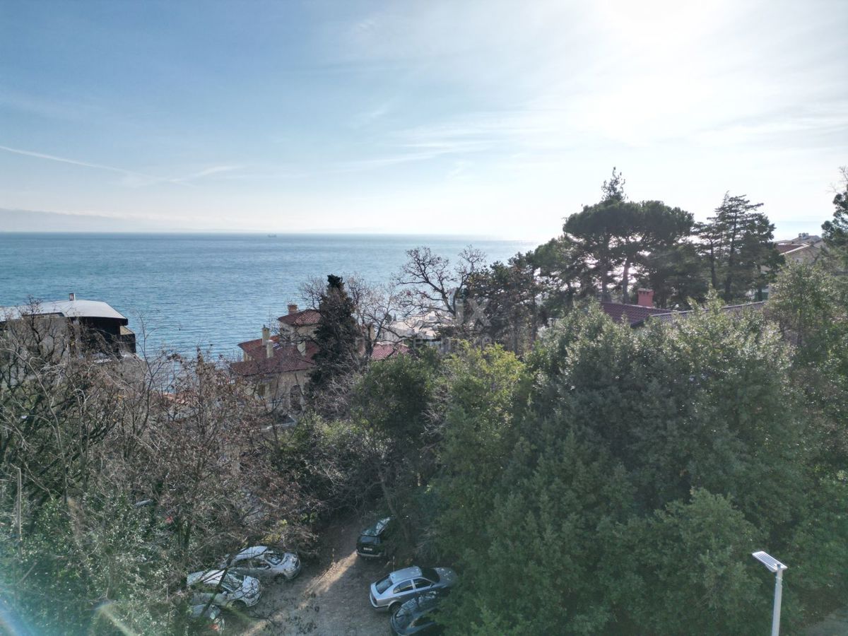 OPATIJA - appartamento 102m2 DB+3S con vista panoramica sul mare + giardino