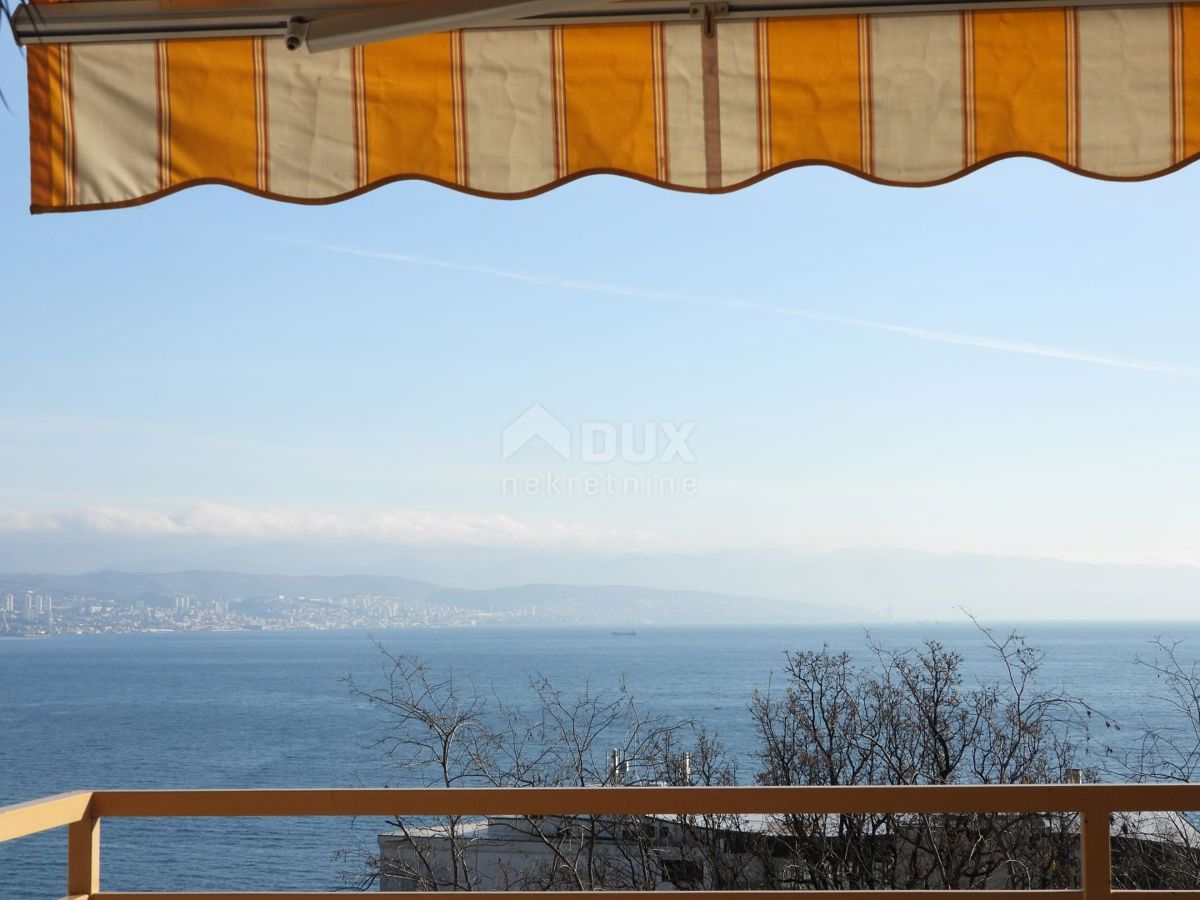 OPATIJA - appartamento 102m2 DB+3S con vista panoramica sul mare + giardino