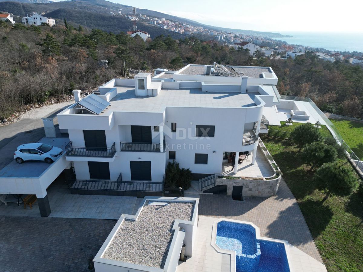 CRIKVENICA - Una spaziosa villa con vista panoramica sul mare!