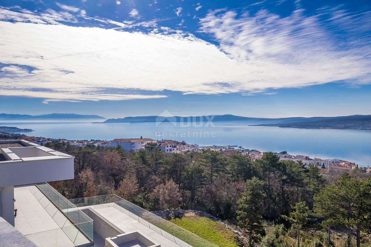 CRIKVENICA - Una spaziosa villa con vista panoramica sul mare!