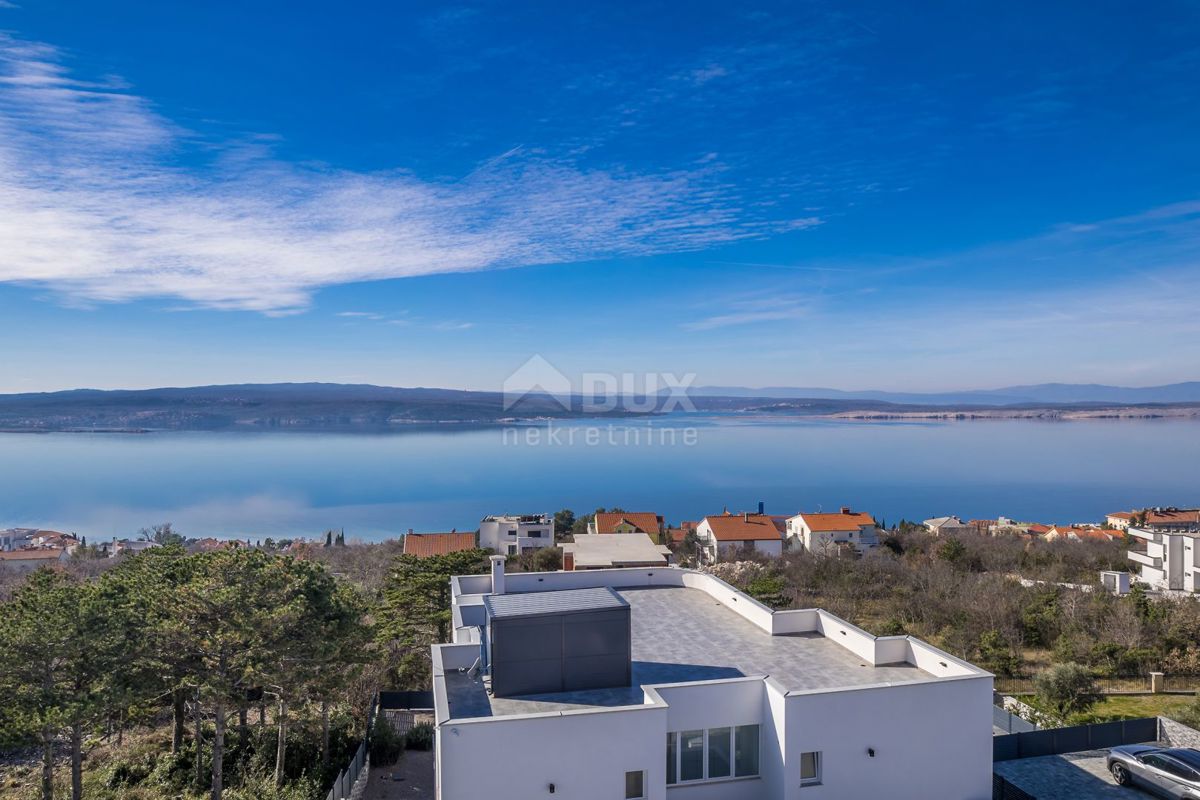 CRIKVENICA - Una spaziosa villa con vista panoramica sul mare!