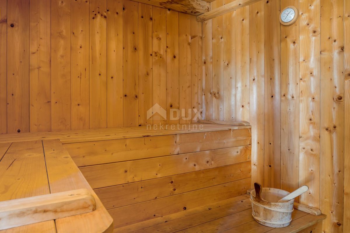 CRIKVENICA - Una spaziosa villa con vista panoramica sul mare!