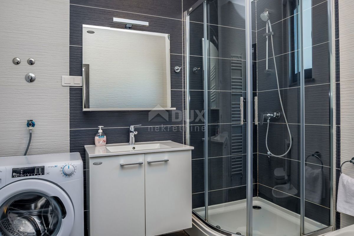 CRIKVENICA - Una spaziosa villa con vista panoramica sul mare!