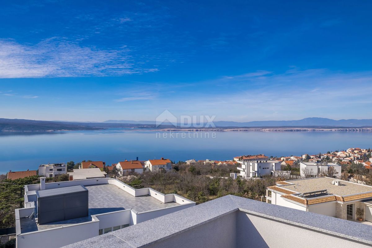 CRIKVENICA - Una spaziosa villa con vista panoramica sul mare!