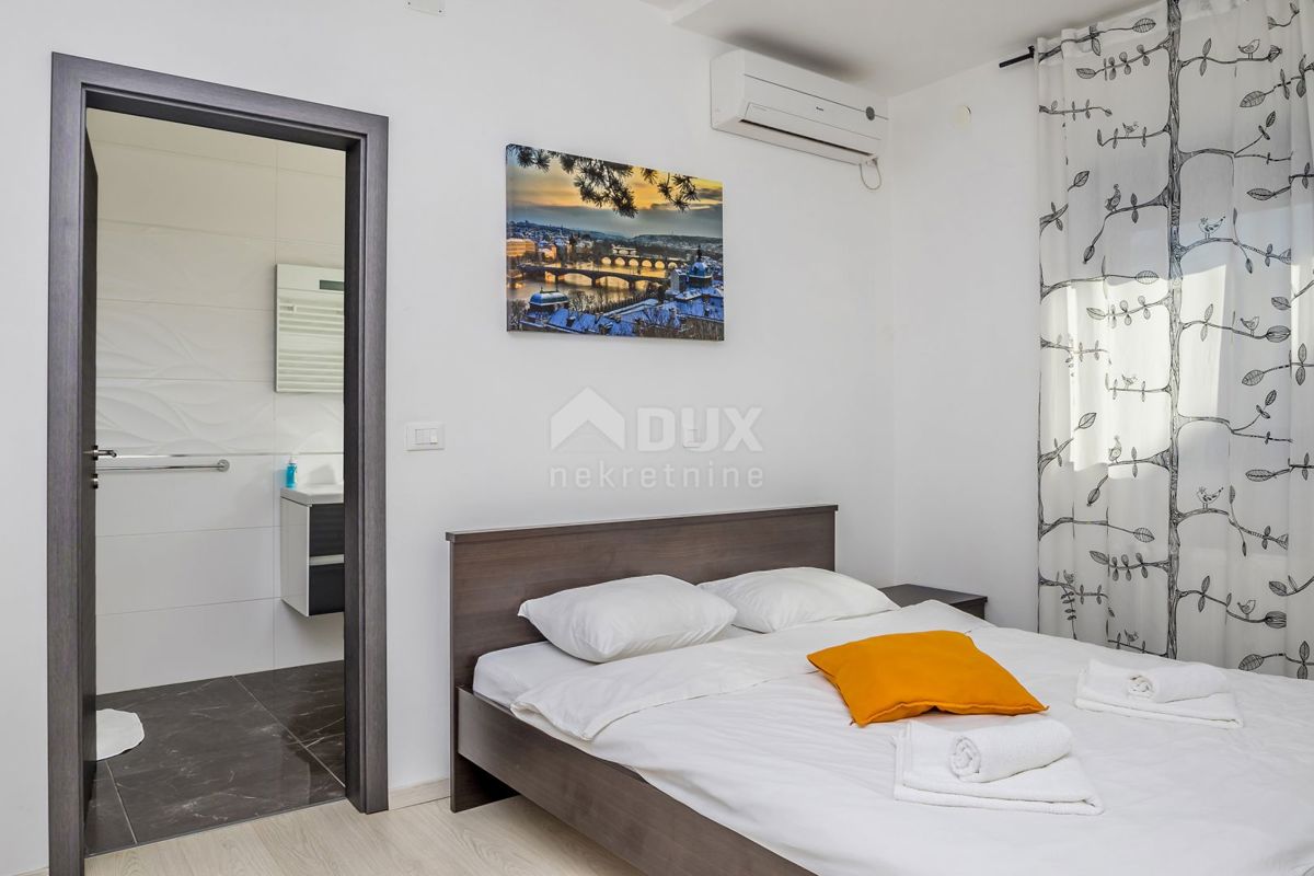 CRIKVENICA - Una spaziosa villa con vista panoramica sul mare!