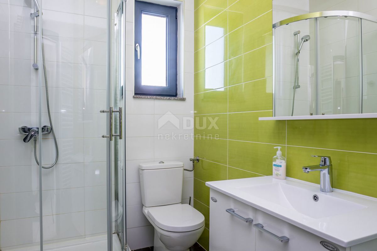 CRIKVENICA - Una spaziosa villa con vista panoramica sul mare!