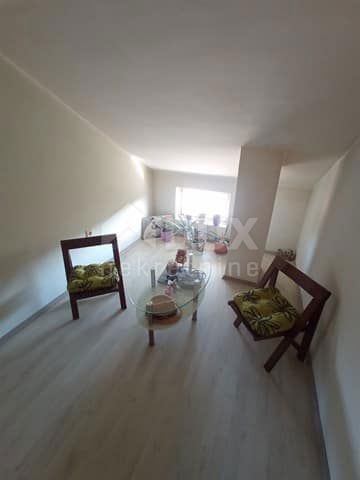 RIJEKA, SVETI KUZAM - CASA INDIPENDENTE CON DUE APPARTAMENTI ADATTATI CON VISTA MARE!!! OPPORTUNITÀ!!!