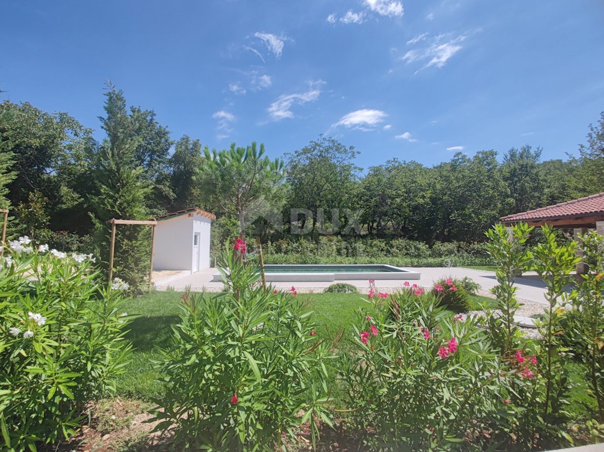 ISOLA DI KRK, vicino a Dobrinje - Casa con piscina e bellissimo giardino paesaggistico